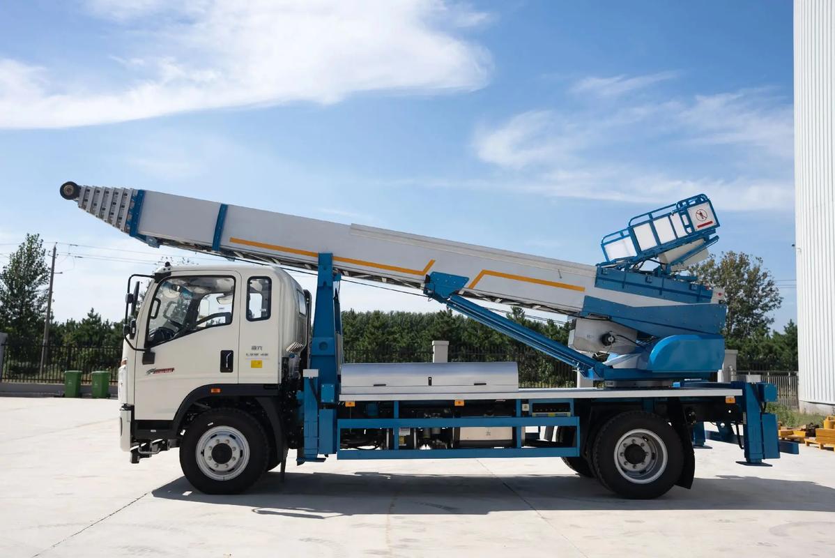 沁阳云梯上料车租赁费用